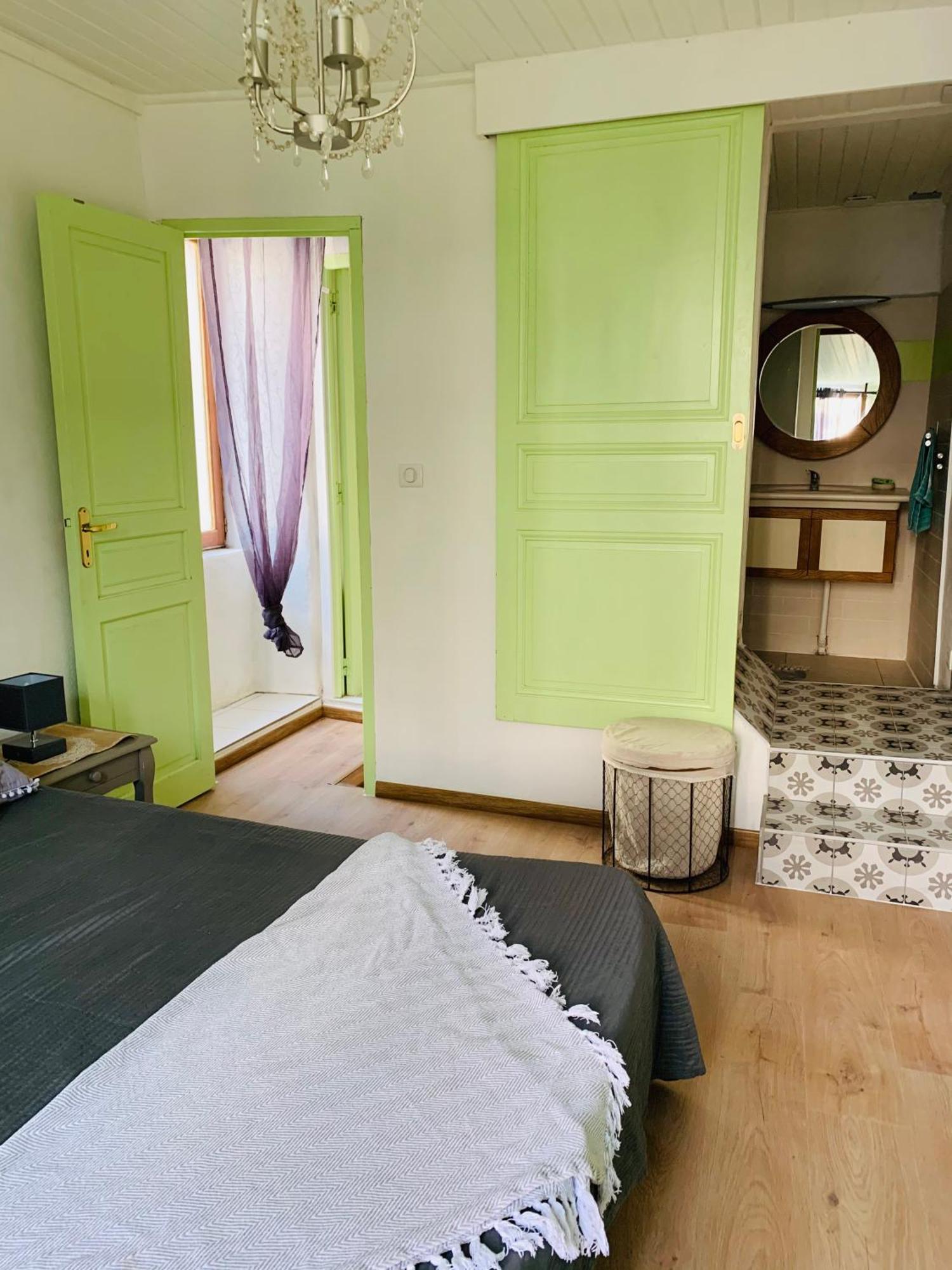 Ruoms Petite Maison 3* Centre-Village Bagian luar foto